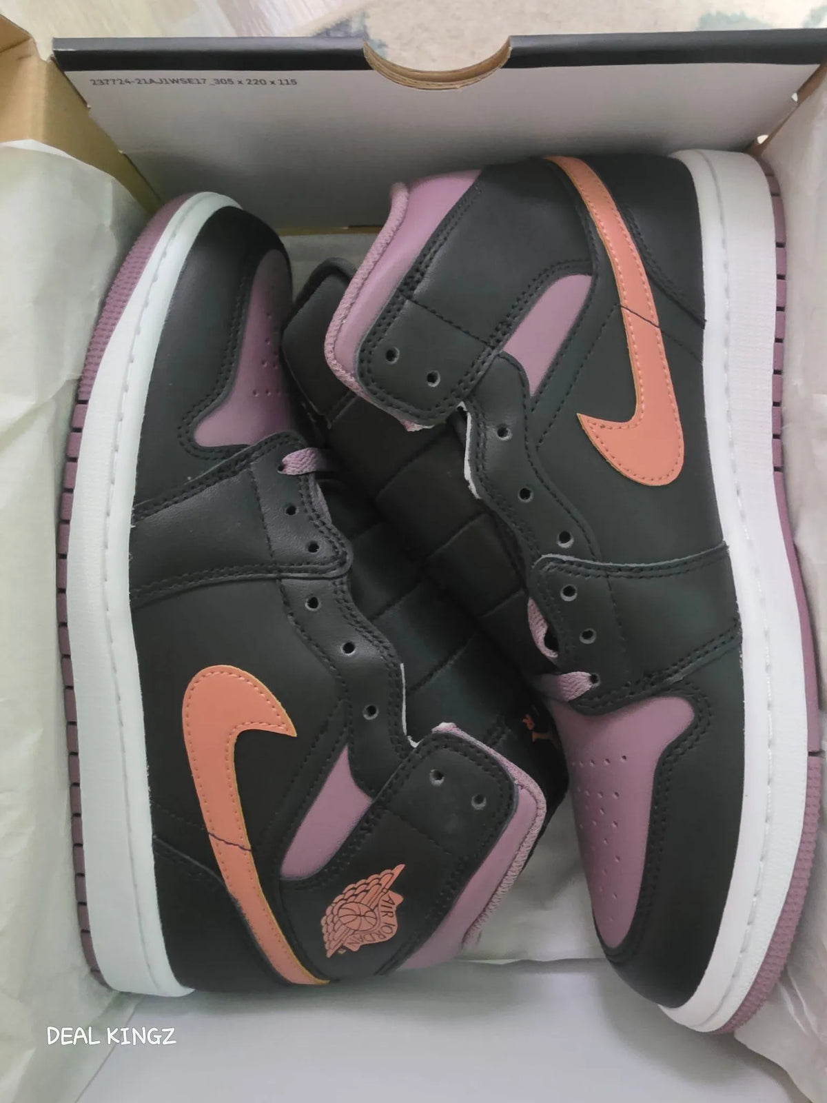 Jordan 1 Mid SE – Black/Sky J Mauve, Size 8.5