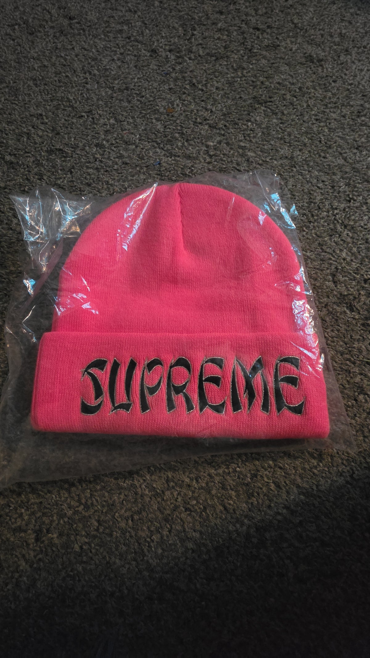 Supreme x New Era Action Beanie – Brown/Red/White