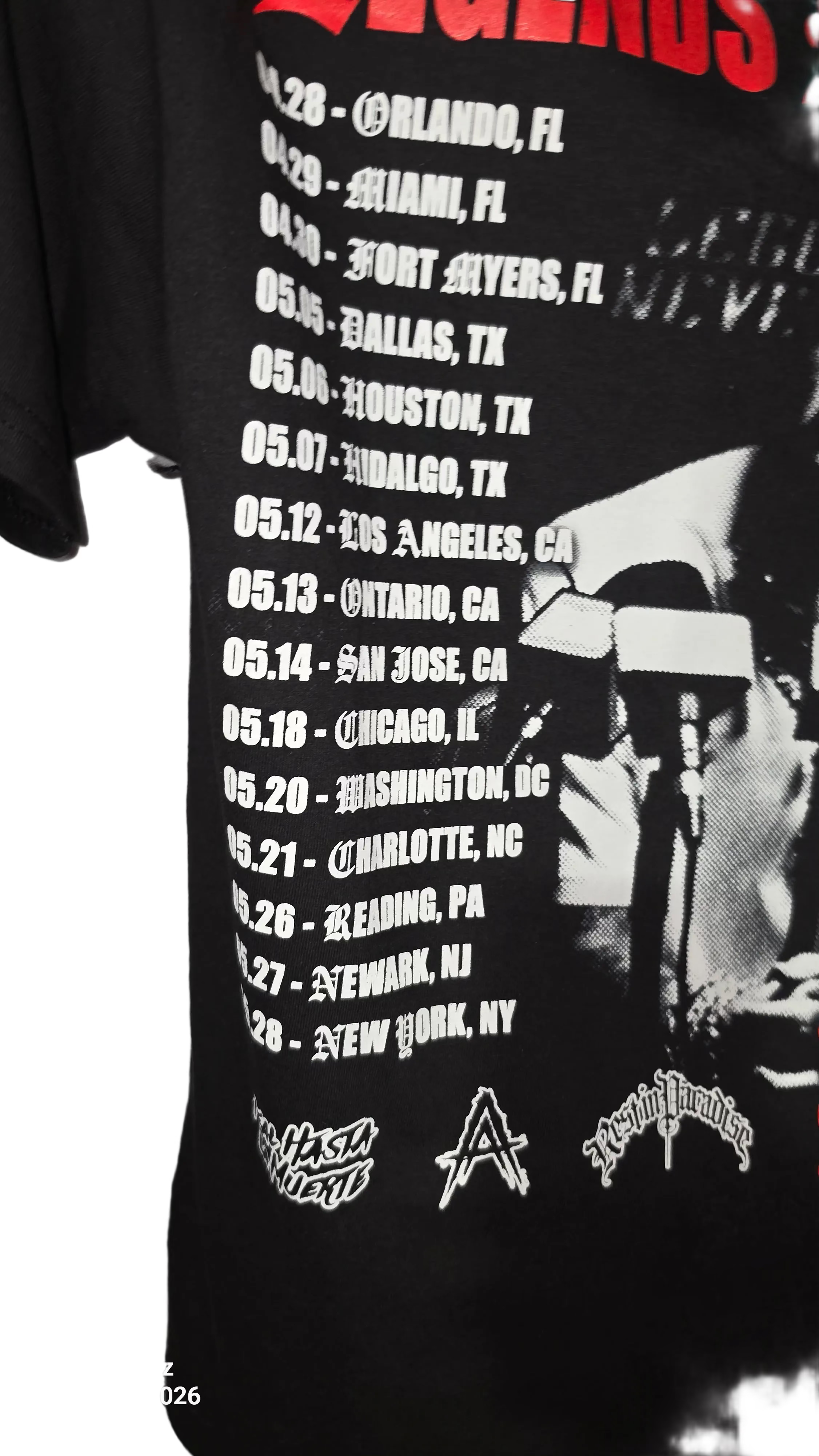 LEGENDS NEVER DIE TOUR T-SHIRT MEN'S SIZE MEDIUM