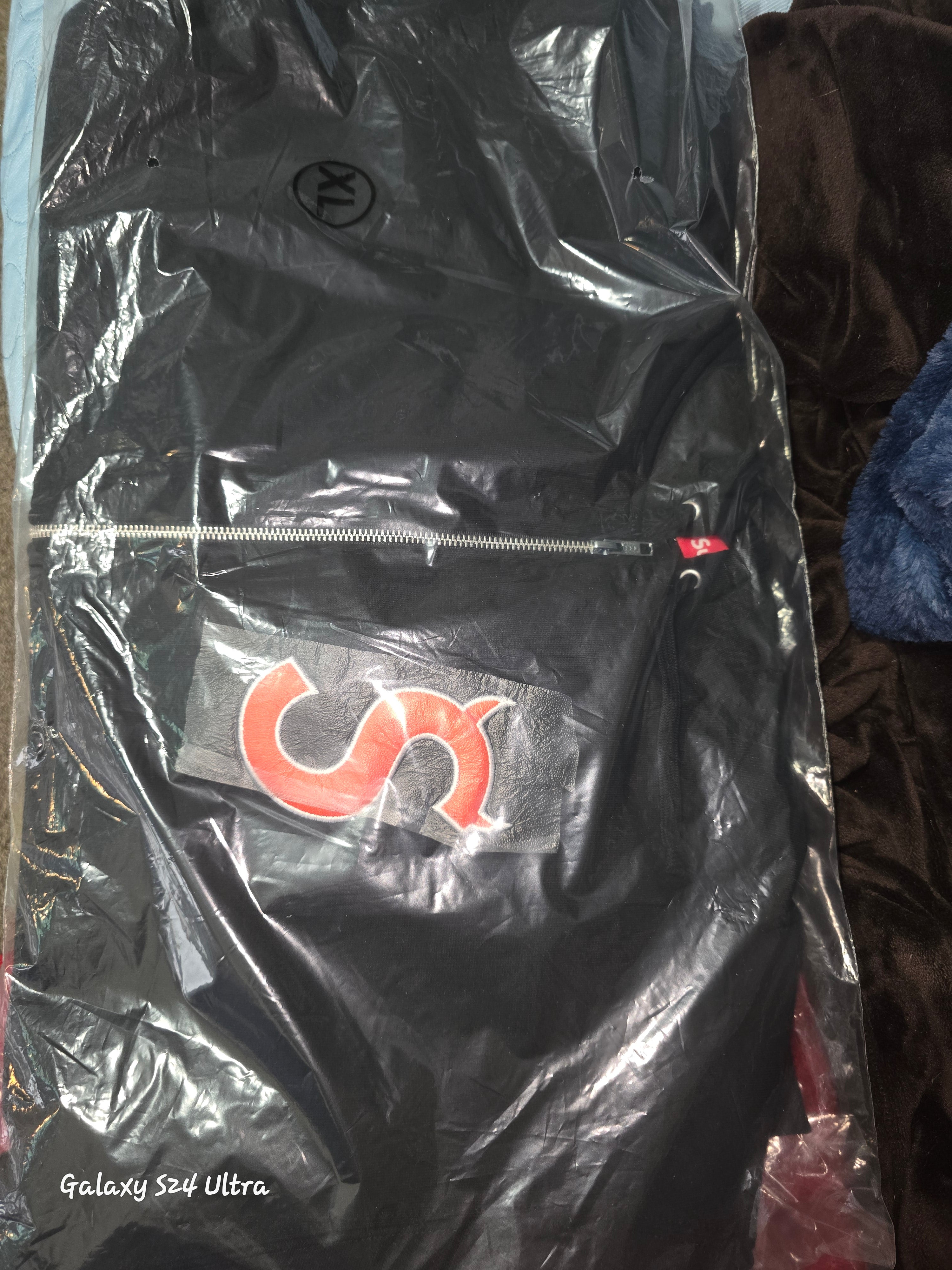 SUPREME DEVIL S LOGO ZIP-UP SIZE XL