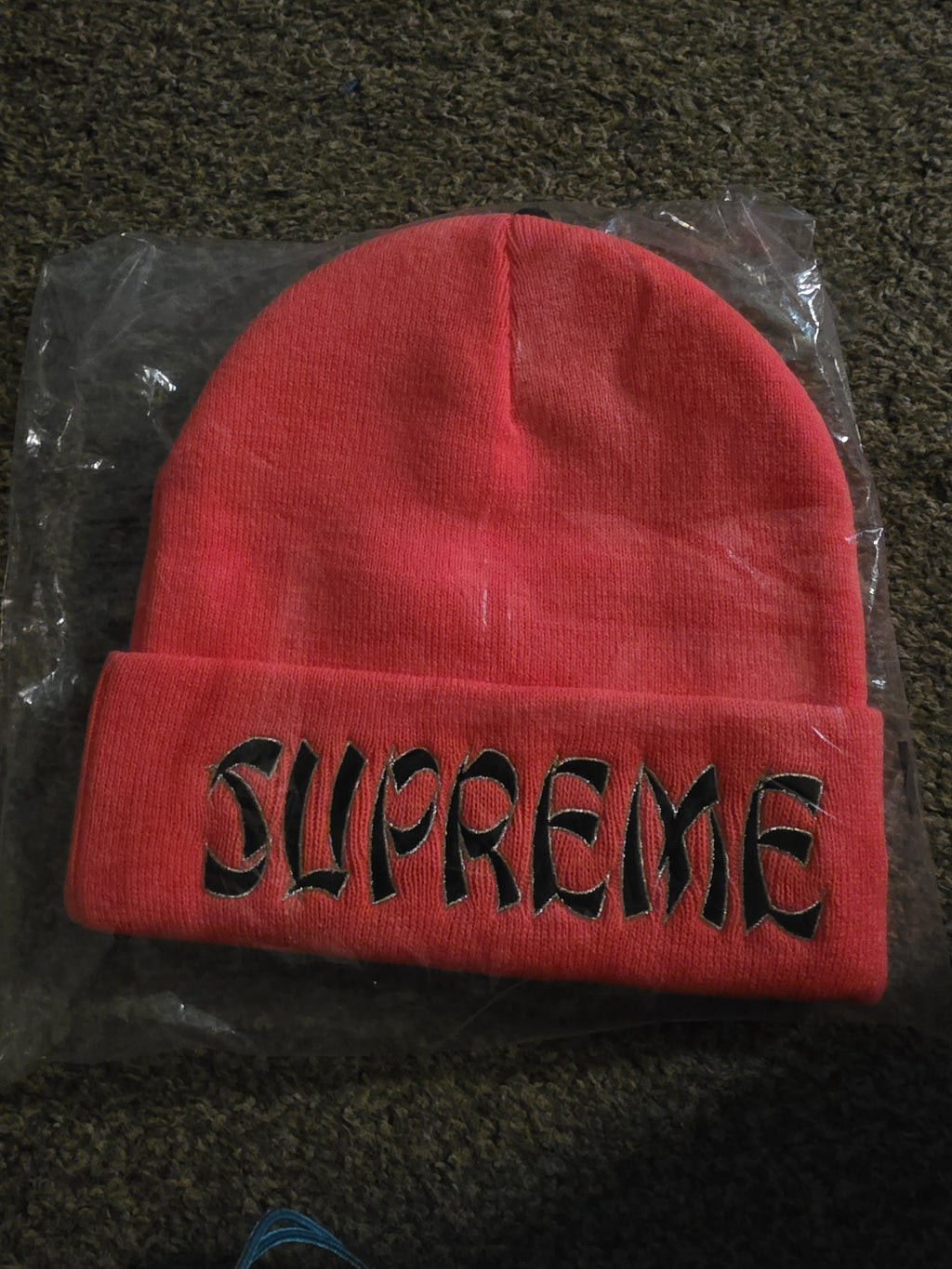Supreme x New Era Action Beanie – Brown/Red/White