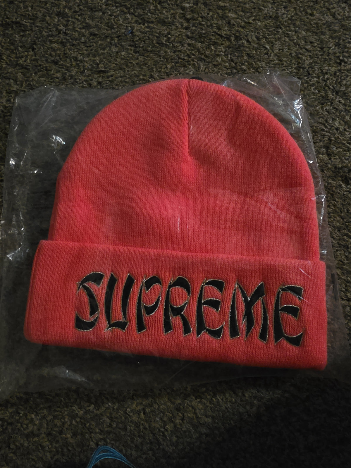 Supreme x New Era Action Beanie – Brown/Red/White