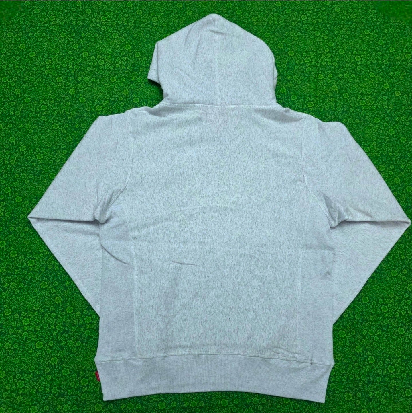 Supreme Box Logo Hooded Sweatshirt in Ash Grey from the Fall/Winter 2023 collection.BRAND NEW 💯% AUTHENTIC