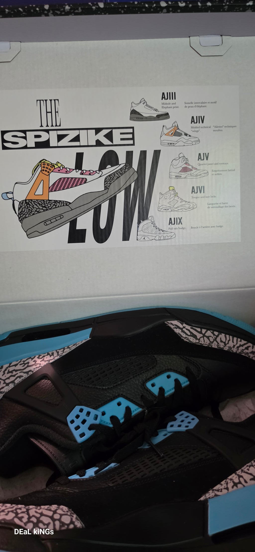 JORDAN SPIZIKE LOW (GLOW IN THE DARK BOTTOMS BRAND NEW 💯% AUTHENTIC