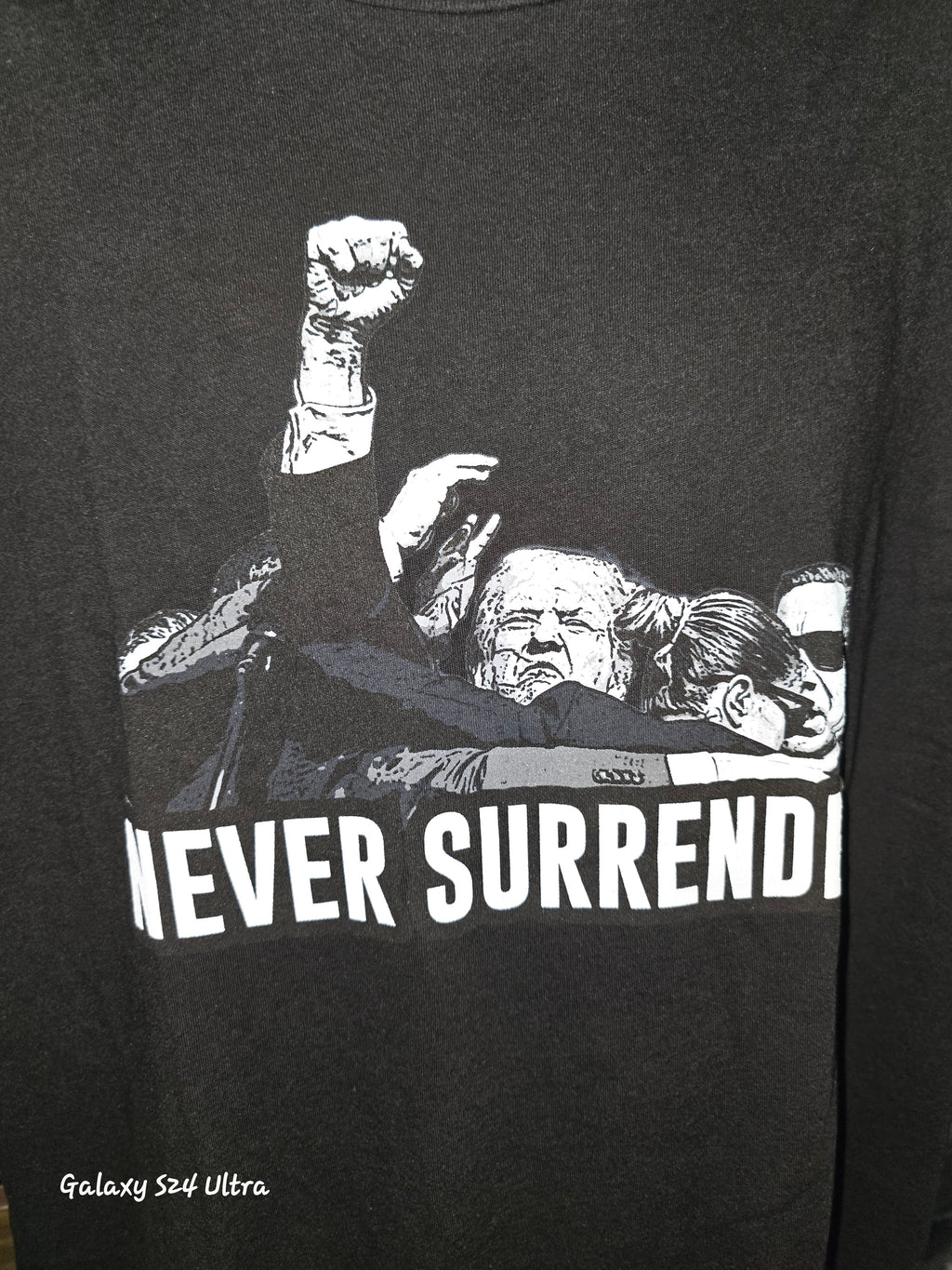 NEVER SURRENDER BY I LOVE MY FREEDOM SIZE XL BRAND NEW