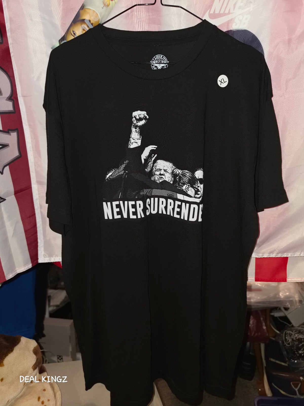Trump Never Surrender Graphic Tee Black XL